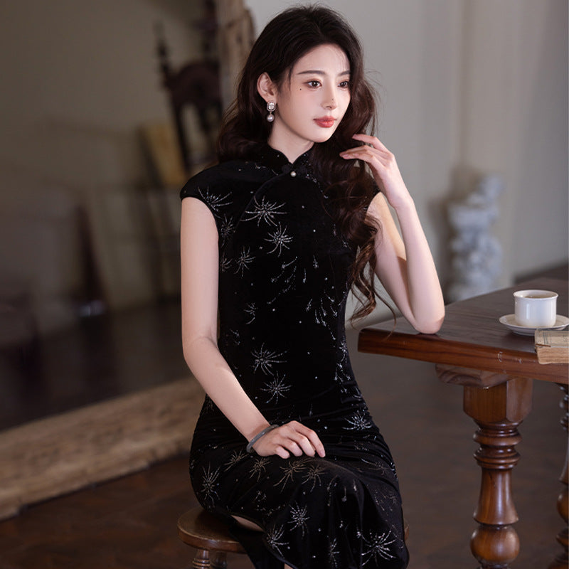 Elegant Vintage-Inspired Velvet Cheongsam Slim-Fit Long Qipao