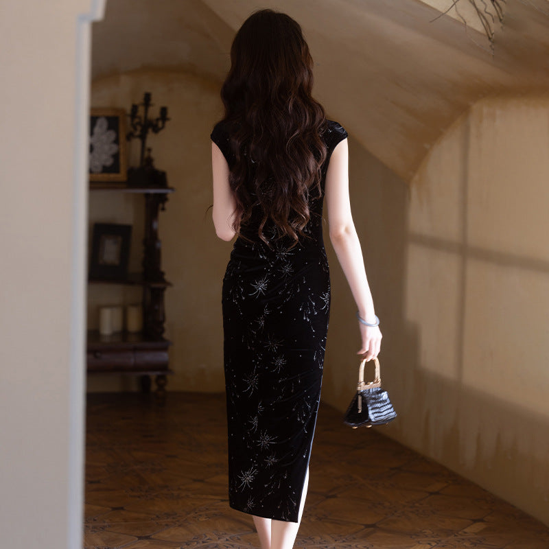 Elegant Vintage-Inspired Velvet Cheongsam Slim-Fit Long Qipao