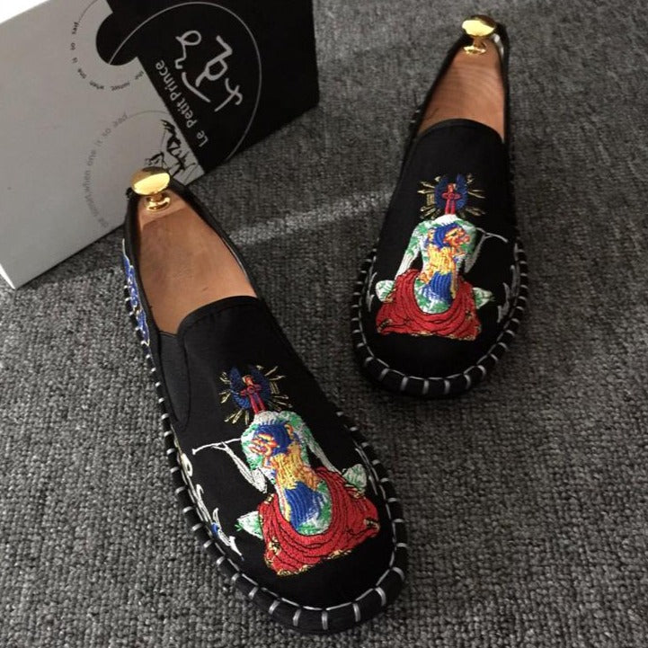 Beautiful Woman Embroidery Traditional Chinese Casual Shoes Loafers