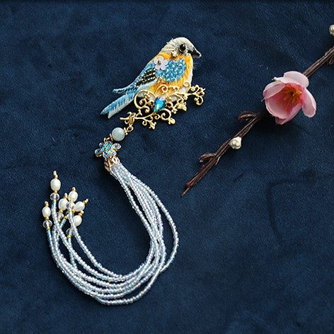 Bird Shape Embroidery with Tassel Gilding Brooch