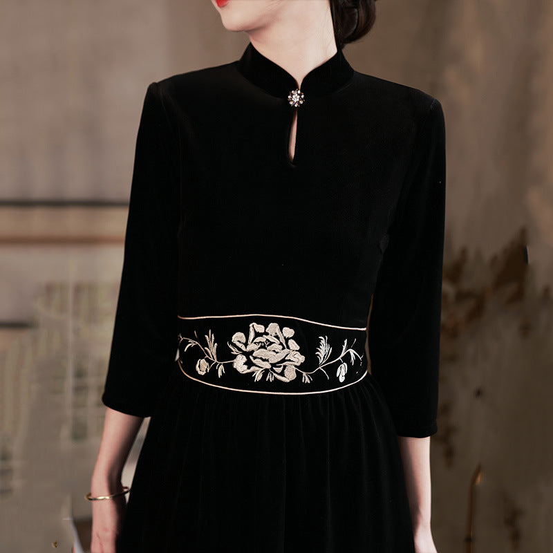 Embroidered Velvet Black Ao Dai Qipao – Slim-Fit Waist