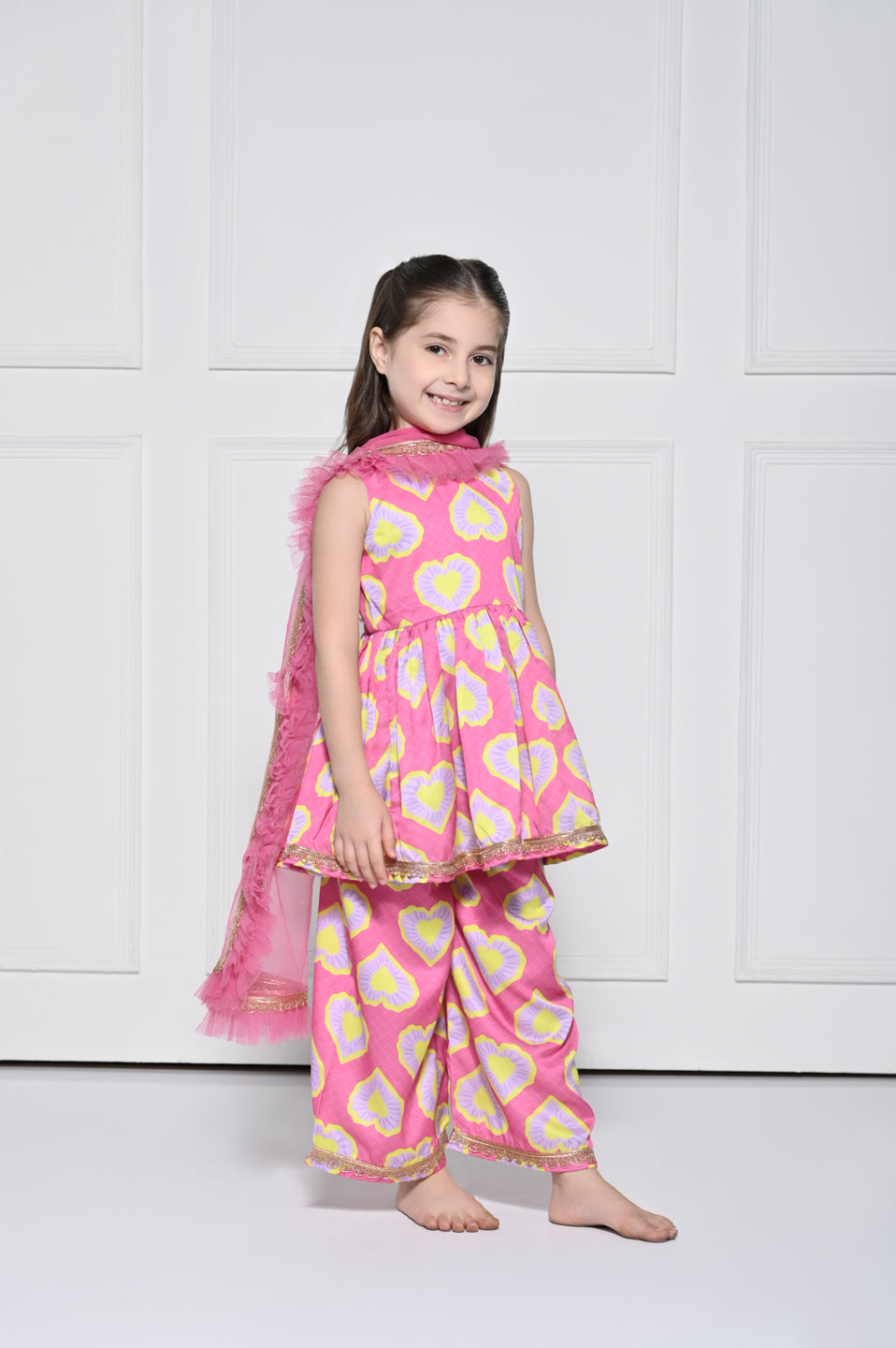 HEART ME PINK -  A BRIGHT SLEEVELESS SUIT FOR GIRLS