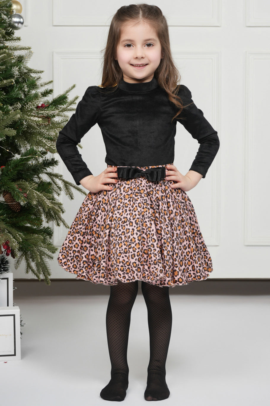 BLACK HI-NECK AND LEOPARD SKIRT
